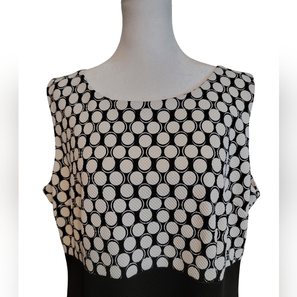 Danny & Nicole Size 16W Black and White Sheath Sleeveless Midi Dress - Picture 3 of 8